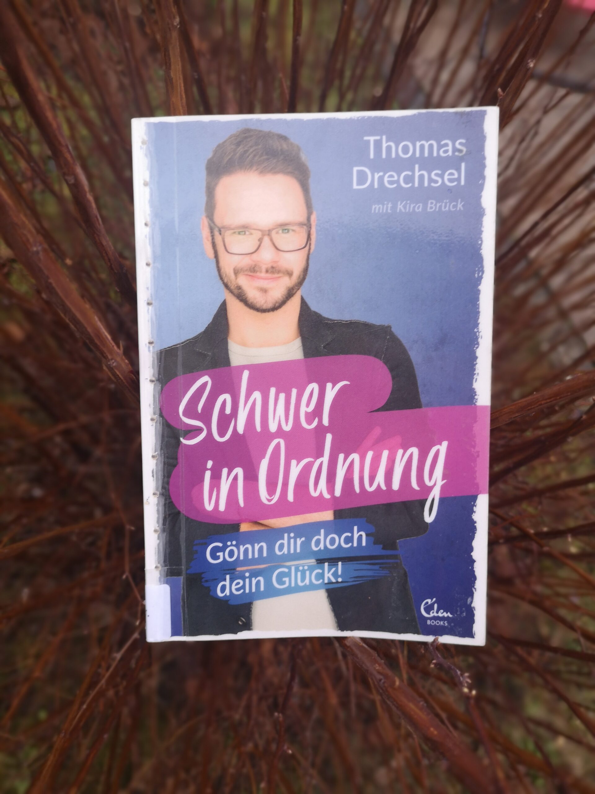 Mit Schwer in Ordnung erzählt Thomas Drechsel aus seinem Leben